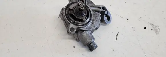 Volvo S60 Vacuum pump 08699237
