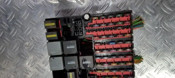 Ford Fusion Fuse box set 2s6t14a073ab 1355852