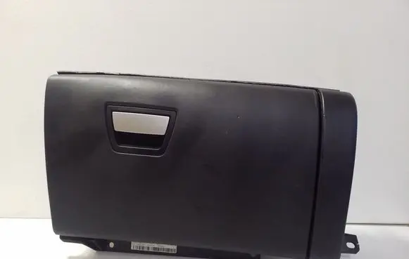 Maserati Ghibli Glove box set 06700193810