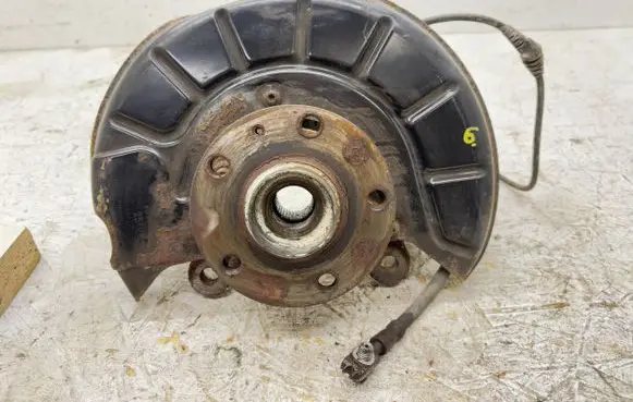 Skoda Octavia Mk2 (1Z) Front wheel hub