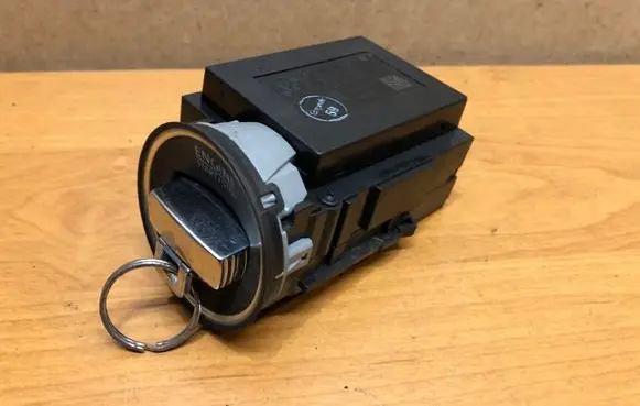 Volkswagen PASSAT B6 Ignition lock 3C0905843Q