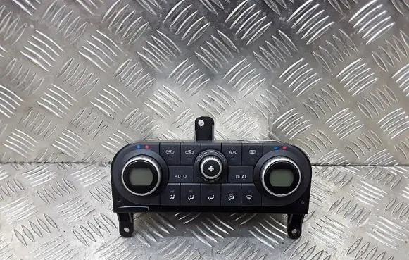 Nissan Qashqai Climate control unit 27500JD40D