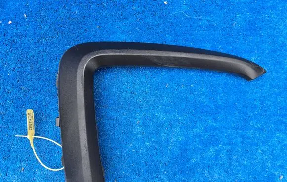 BMW i3 Front bumper splitter molding 7462300