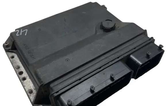 Toyota Avensis T270 Engine control unit/module 8966105F20 MB2759004732