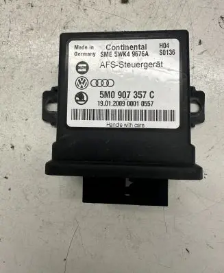 Volkswagen PASSAT B6 Light module LCM 5M0907357C 5WK49676A