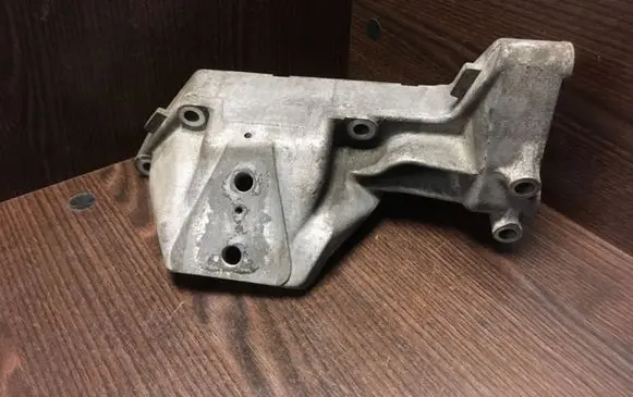 Iveco Daily 35 - 40.10 Engine mount bracket 500376601