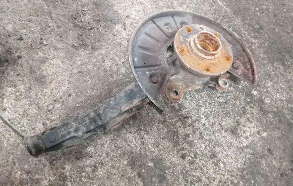Volkswagen Touareg I Front wheel hub 7L6407257A