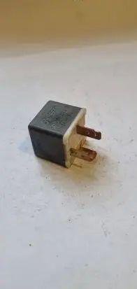 Volkswagen Golf III Other relay 141951253B