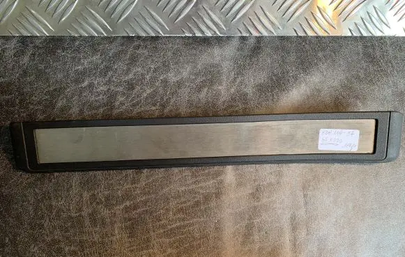 Mercedes-Benz E W211 Side skirt rear trim 