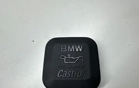 BMW 5 E39 Oil filler cap 7509328