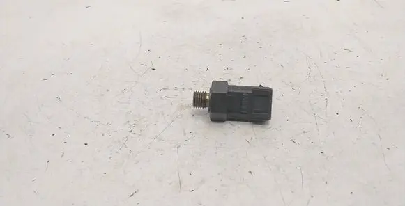 BMW 3 E90 E91 Oil pressure sensor 7549796