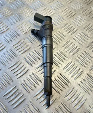 BMW 7 E65 E66 Fuel injector 0445110131 7789661