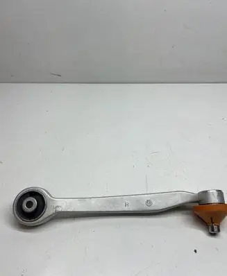 Volkswagen PASSAT B5.5 Front lower control arm/wishbone 8D0407506H