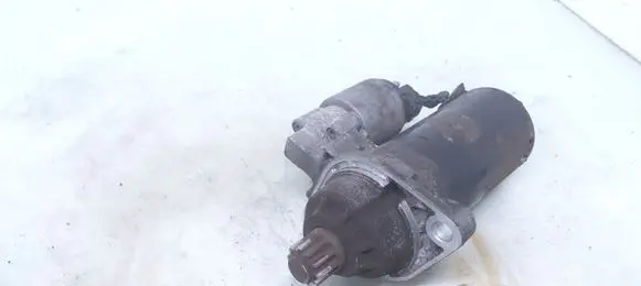 Volkswagen PASSAT B6 Starter motor 000112301