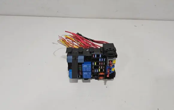 Renault Megane IV Fuse module 243800453R 243800453