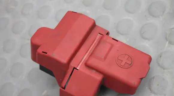 Toyota Auris E180 Positive cable (battery)