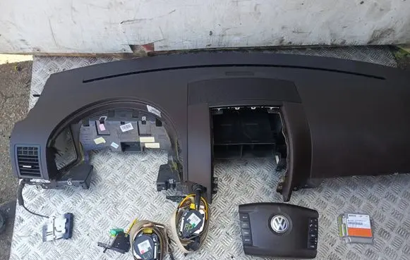 Volkswagen Touareg I Dashboard 