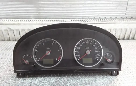 Ford Mondeo Mk III Speedometer (instrument cluster) 1S7F10841