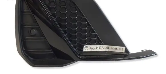 Audi A1 Front bumper lower grill 82A807682D