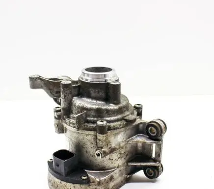 Mercedes-Benz C W205 Water pump A2642000301