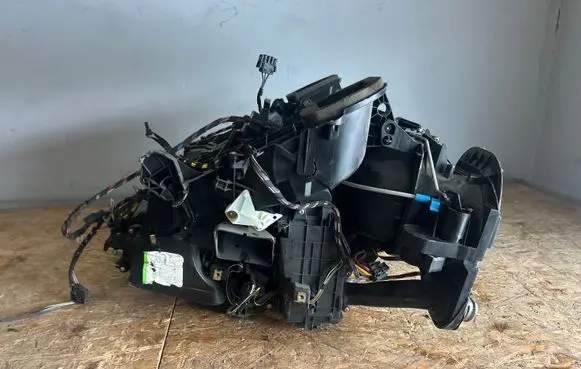 BMW X5 E53 Interior heater climate box assembly 8370902