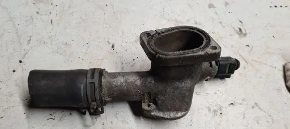 Volkswagen Golf IV Engine coolant pipe/hose 038121133J