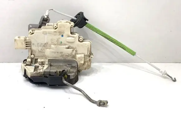 Audi A3 S3 8P Rear door lock 4F1837015