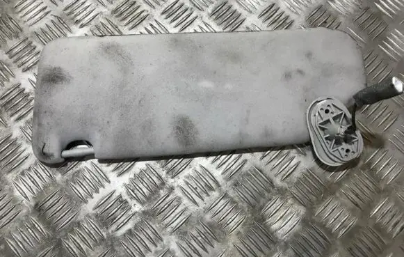 Toyota Avensis T250 Sun visor