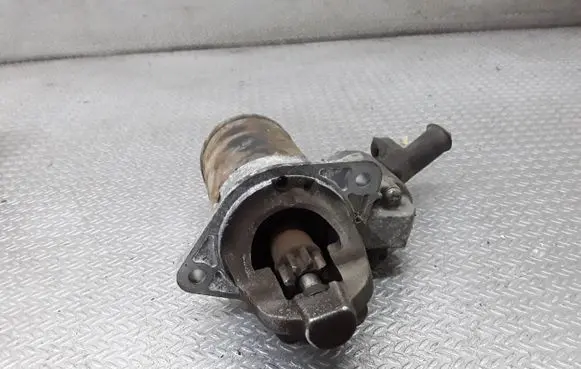 Mitsubishi Colt Starter motor M000T4527