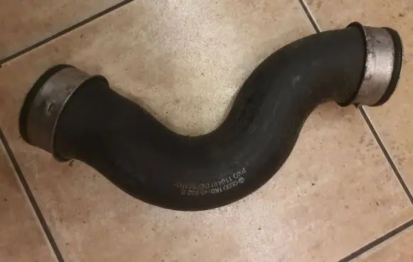 Volkswagen Golf V Intercooler hose/pipe 1K0145832B