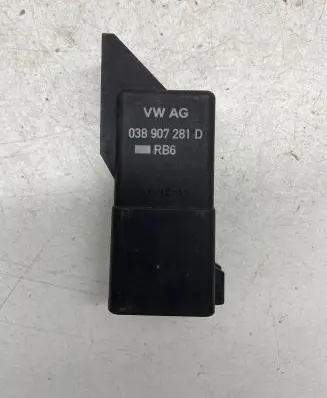 Skoda Superb B5 (3U) Glow plug pre-heat relay 0281003038