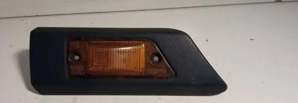 Mazda 323 F Front fender indicator light 21461311
