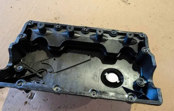 Volkswagen Caddy Rocker cam cover 038103475N