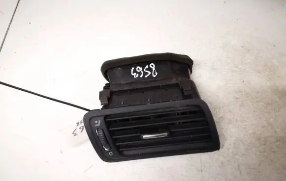 Volkswagen PASSAT B6 Dash center air vent grill 3c1819702e