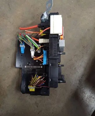 Mercedes-Benz E W212 Fuse module 2129005101 5DK00962028 2129016500
