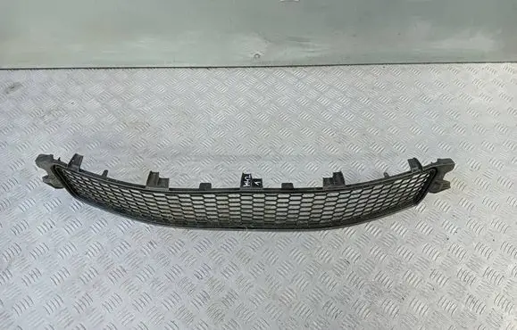 Lexus IS 220D-250-350 Front bumper lower grill 5311353010
