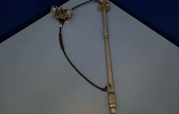 Volkswagen Transporter - Caravelle T4 Front door manual window regulator 701837502B
