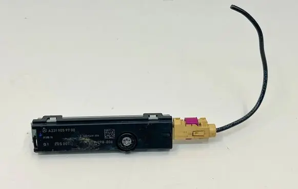 Mercedes-Benz SL R231 Aerial antenna amplifier A2319059700 2319059700