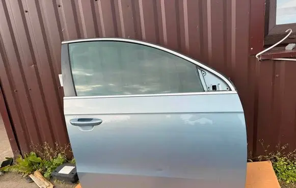 Volkswagen PASSAT B7 Front door