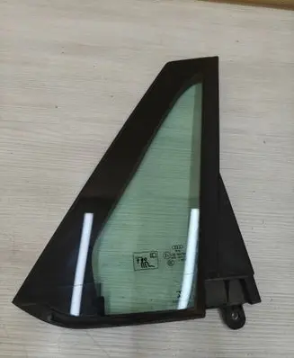 Front wiper blade arm