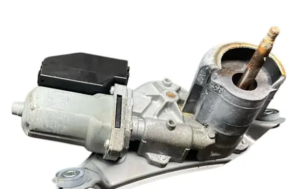 Toyota Auris 150 Rear window wiper motor 8513002030 2596000822