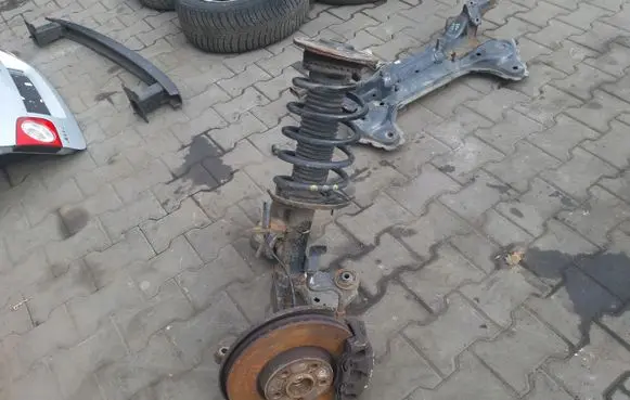 Volvo V70 Front wheel hub spindle knuckle 6G913K170A