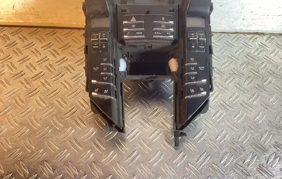 Porsche Cayenne (92A) Central console control unit 7P5864785A