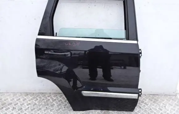 Jeep Grand Cherokee (WK) Rear door