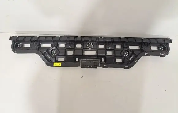 Rear bumper mounting bracket
