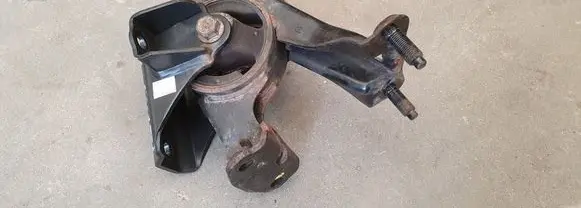 Toyota Auris E180 Engine mount bracket