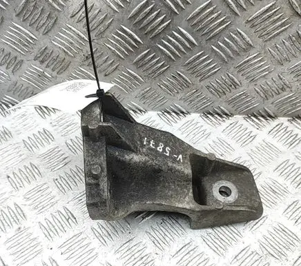 Land Rover Range Rover Sport L494 Engine mounting bracket CPLA6061CB
