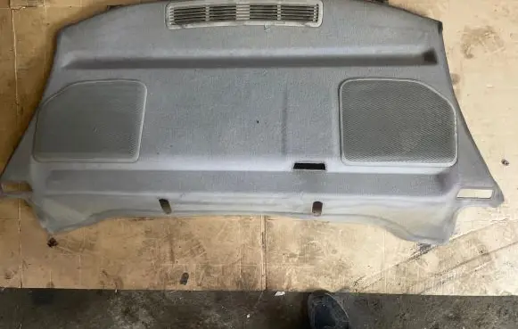 Parcel shelf
