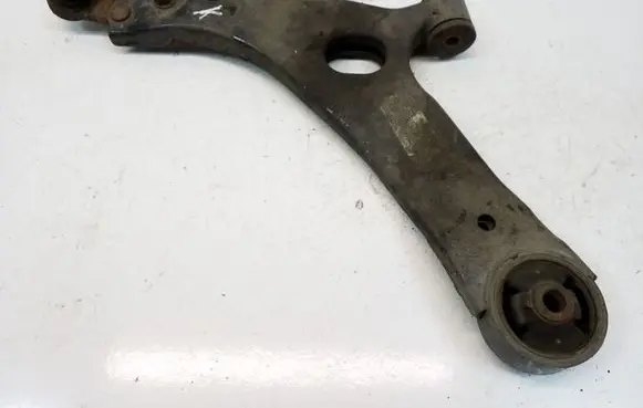 KIA Sportage Front lower control arm/wishbone