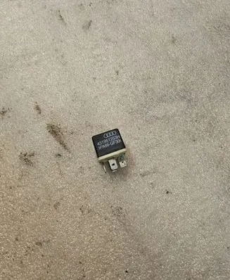 Audi A8 S8 D2 4D Other relay 431951253H